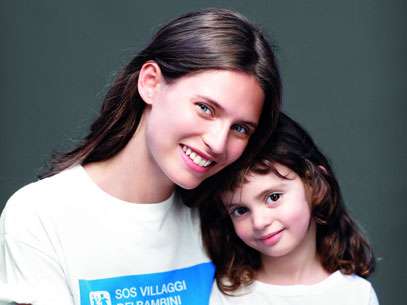 Bianca Balti e Louis Vuitton insieme per SOS Villaggi dei Bambini