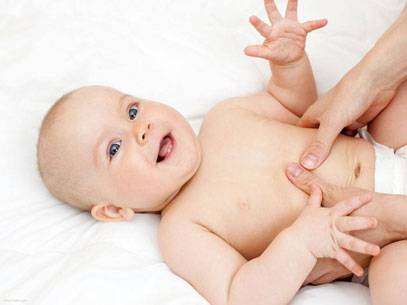 Le colichette del neonato: come curarle