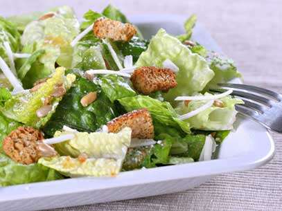 Le ricette con lo Yogurt: Caesar Salad con salsa di Yogurt